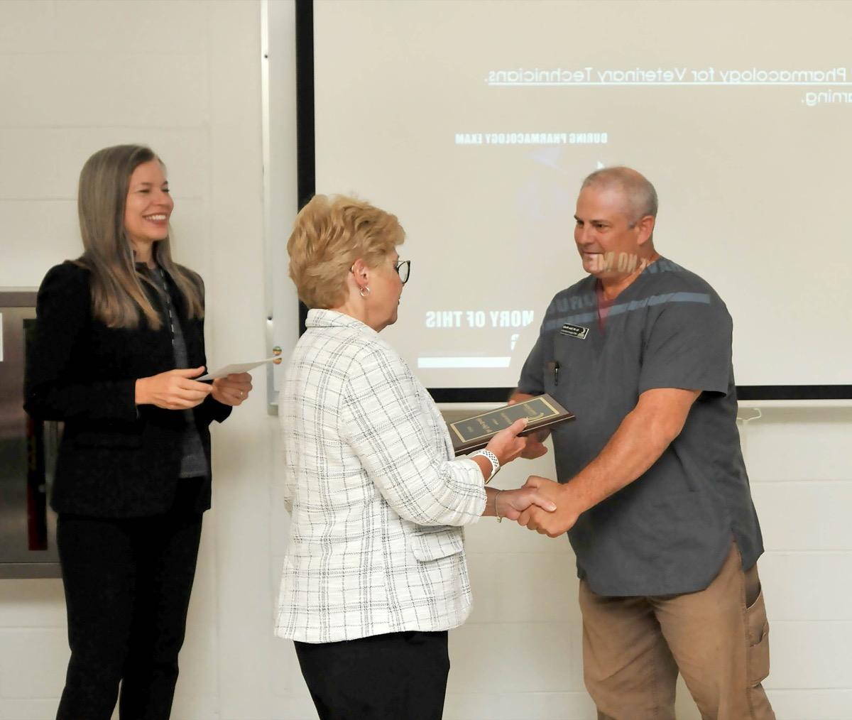 Read the full story, Dr. William Tyler Brady receives 澳门黄金城赌城 Adjunct of Year Award